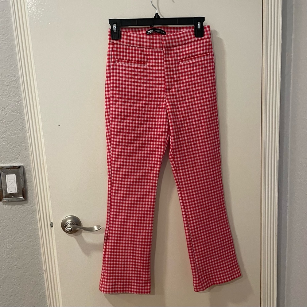 Gingham red ankle pants. Never worn. Zara. Xs
